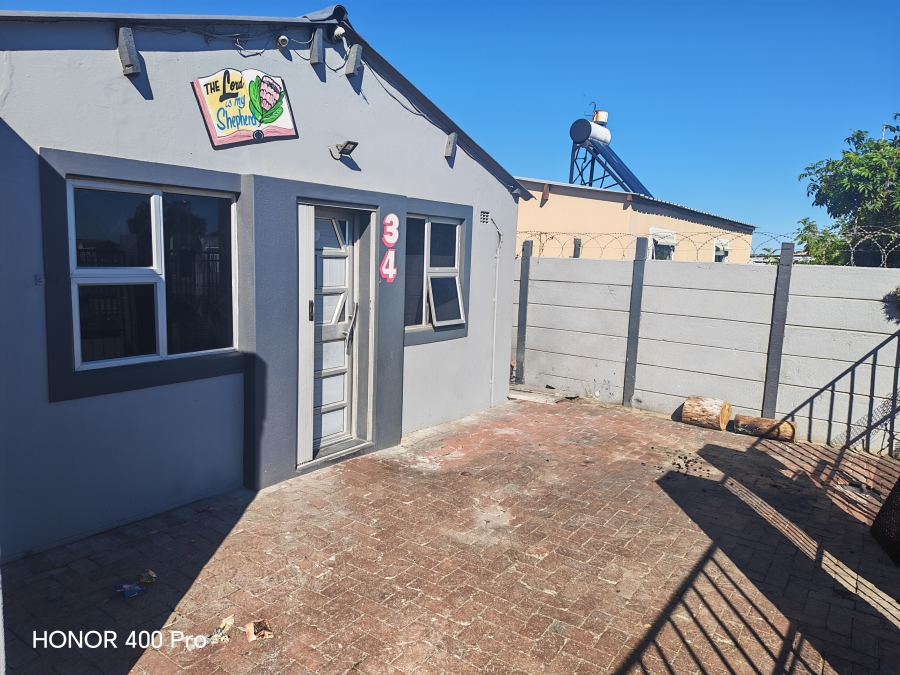 2 Bedroom Property for Sale in Sercor Park Western Cape